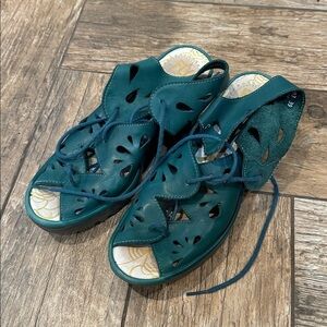 FLY LONDON YOTE Teal Leather Lace Up Cut Out Peep Toe Wedges Sandals 39